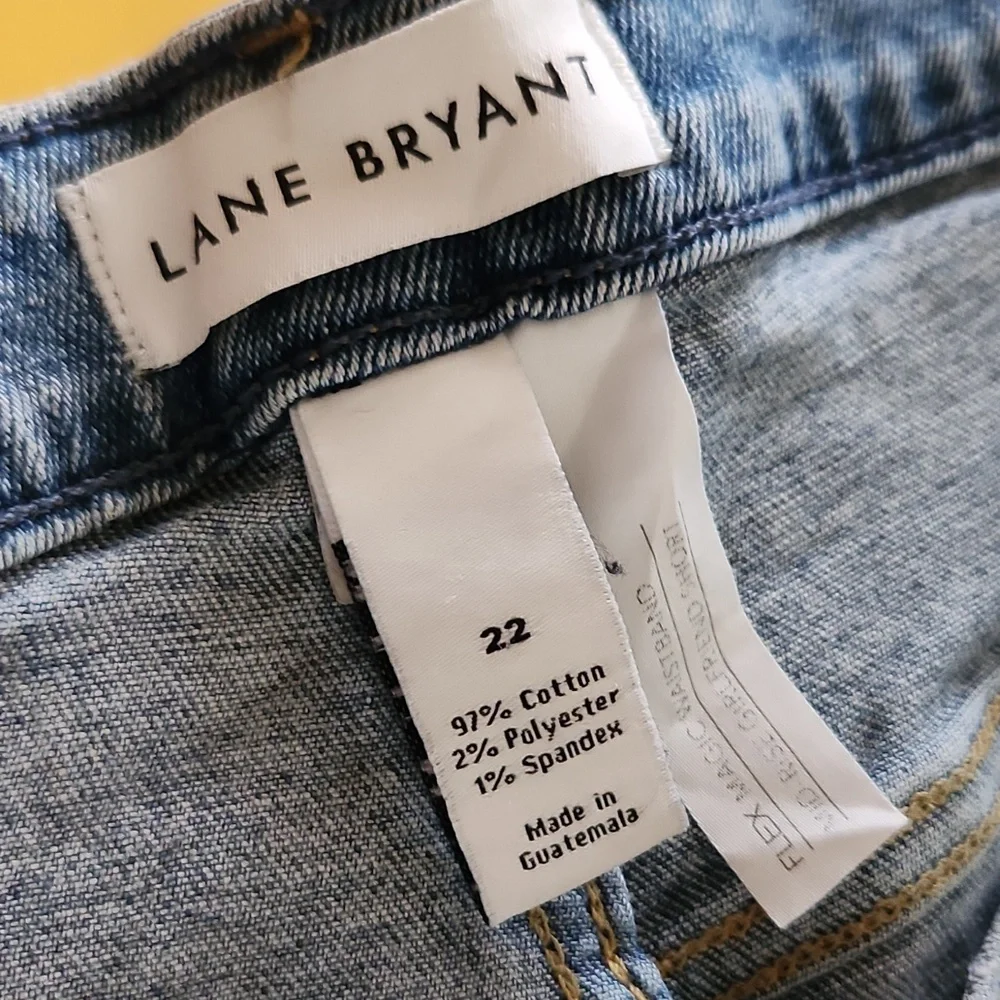 LANE BRYANT Flex Magic Waistband Distressed Jean Shorts 22